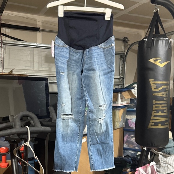 🍗 Isabel Maternity by Ingrid & Isabel Distressed Blue Ankle Jeans - Picture 1 of 4
